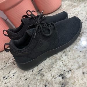 Nike Roshe- Never worn